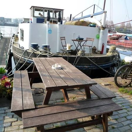 Houseboat Captain'S Quarters In Harbour Amsterdam Extérieur photo