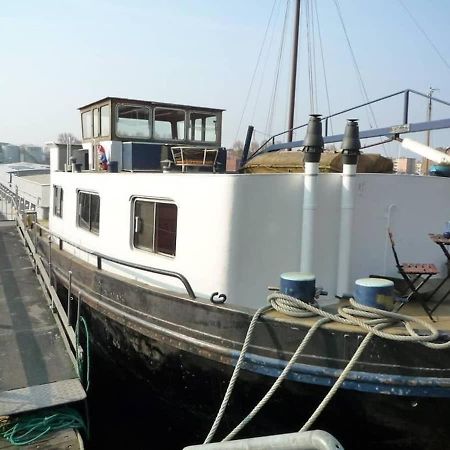 Houseboat Captain'S Quarters In Harbour Amsterdam Extérieur photo