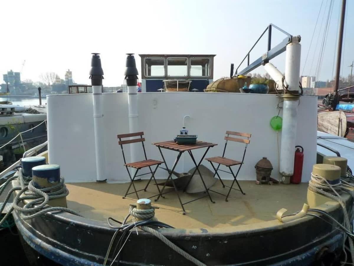 Houseboat Captain'S Quarters In Harbour Amsterdam Extérieur photo